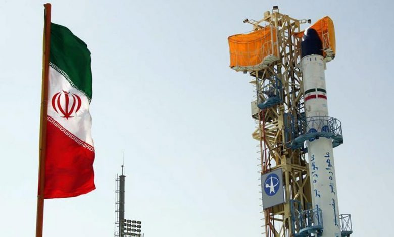 إيران تختبر للمرة الثانية صاروخا لحمل الأقمار الاصطناعية لأهداف “بحثية”
