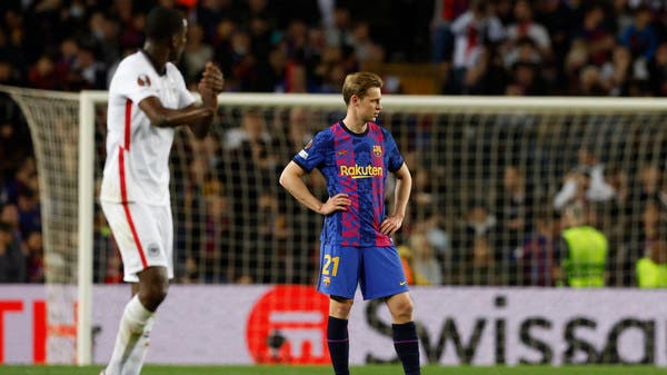 قائد يونايتد: نجم برشلونة يتعرض إلى معاملة غير أخلاقية