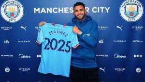 سيتي يمدد عقد محرز حتى 2025