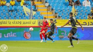 التعاون يفرط في الاقتراب من القمة بتعادل مع ضمك