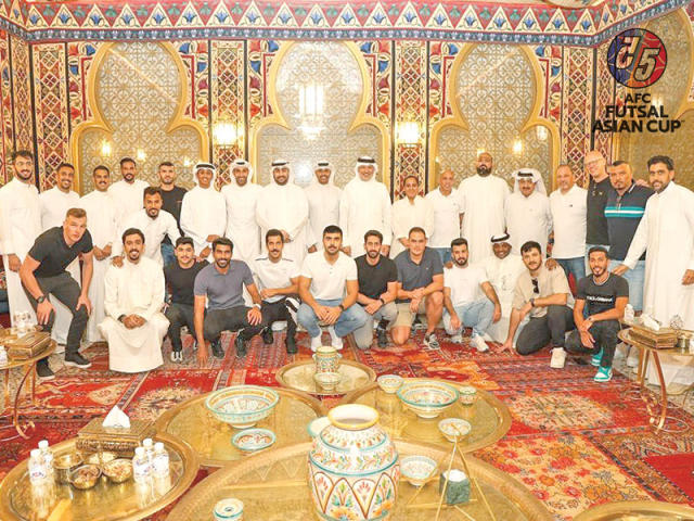 عبدالله الشاهين يقيم مأدبة غداء للاعبي المنتخب..ويؤكد : تذليل كافة العقبات أمام «أزرق الصالات» قبل كأس آسيا