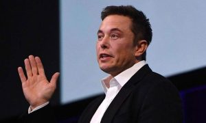 ماسك ينفي تقريراً عن خطط SpaceX للحصول على تمويل جديد من السعودية والإمارات