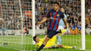 قبل الكلاسيكو.. برشلونة يعود للصدارة بنقاط سلتا فيغو
                        
                            استعاد برشلونة صدارة دوري الدرجة الأولى الإسباني لكرة القدم بتغلبه 1-صفر على سيلتا فيغو بفضل هدف بيدري في الشوط الأول يوم الأحد.ويتساوى برشلونة مع …