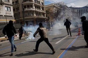 احتجاجات اليونانية