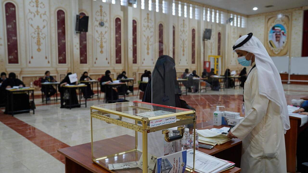 كونا: الانتخابات التشريعية في الكويت ستجرى في 6 يونيو