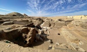 اكتشاف أثري جديد في المصر/ وزارة الآثار المصرية: أنه أول وأكبر خبيئة بمنطقة التنقيب بسقارة