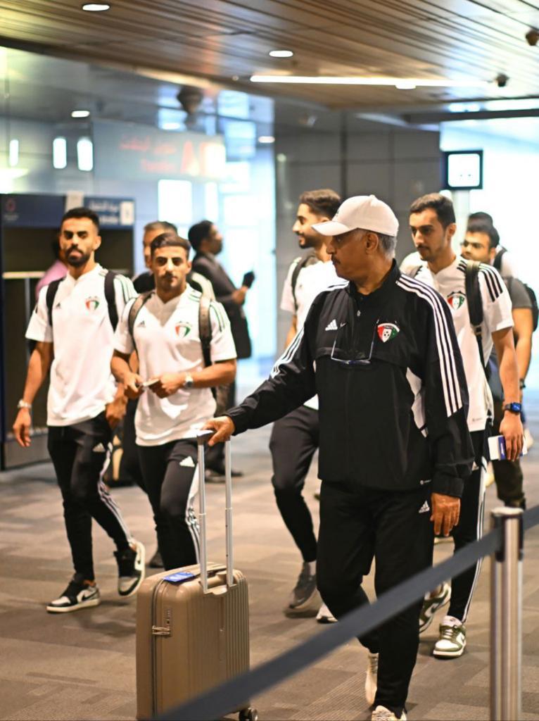 الأزرق يصل الهند للمشاركة في بطولة جنوب آسيا