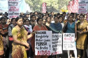 المظاهرات الهندية للوصول الى حقوق النساء