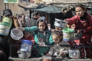 جوزيب بورل: 100% من سكان غزة يواجهون أزمة غذاء!