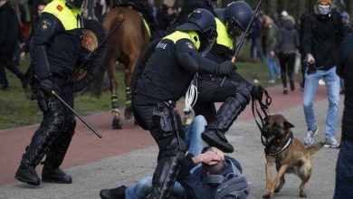 الشرطة الهولندية تهاجم الطلاب