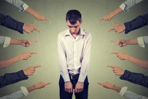 لا تخجل من نقاط ضعفك/ لماذا يثق الناس بمن يعترفون بعيوبهم؟