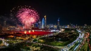 الألعاب النارية زينت سماء الكويت احتفاء بعيد الفطر