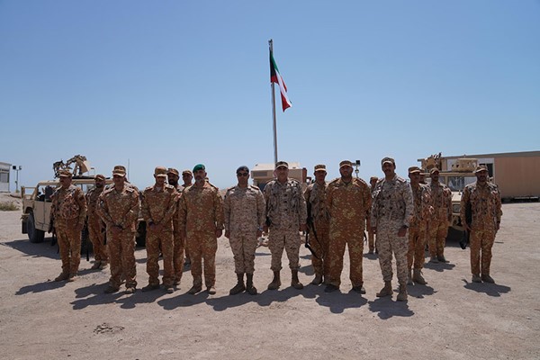 من قلب الميدان!/ نائب رئيس الأركان يزور قوات ‘واجب مبارك’ في العيد!