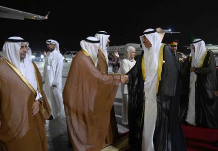 عودة ممثل سمو الأمير بعد المشاركة في القمة العربية الإسلامية بدولة قطر